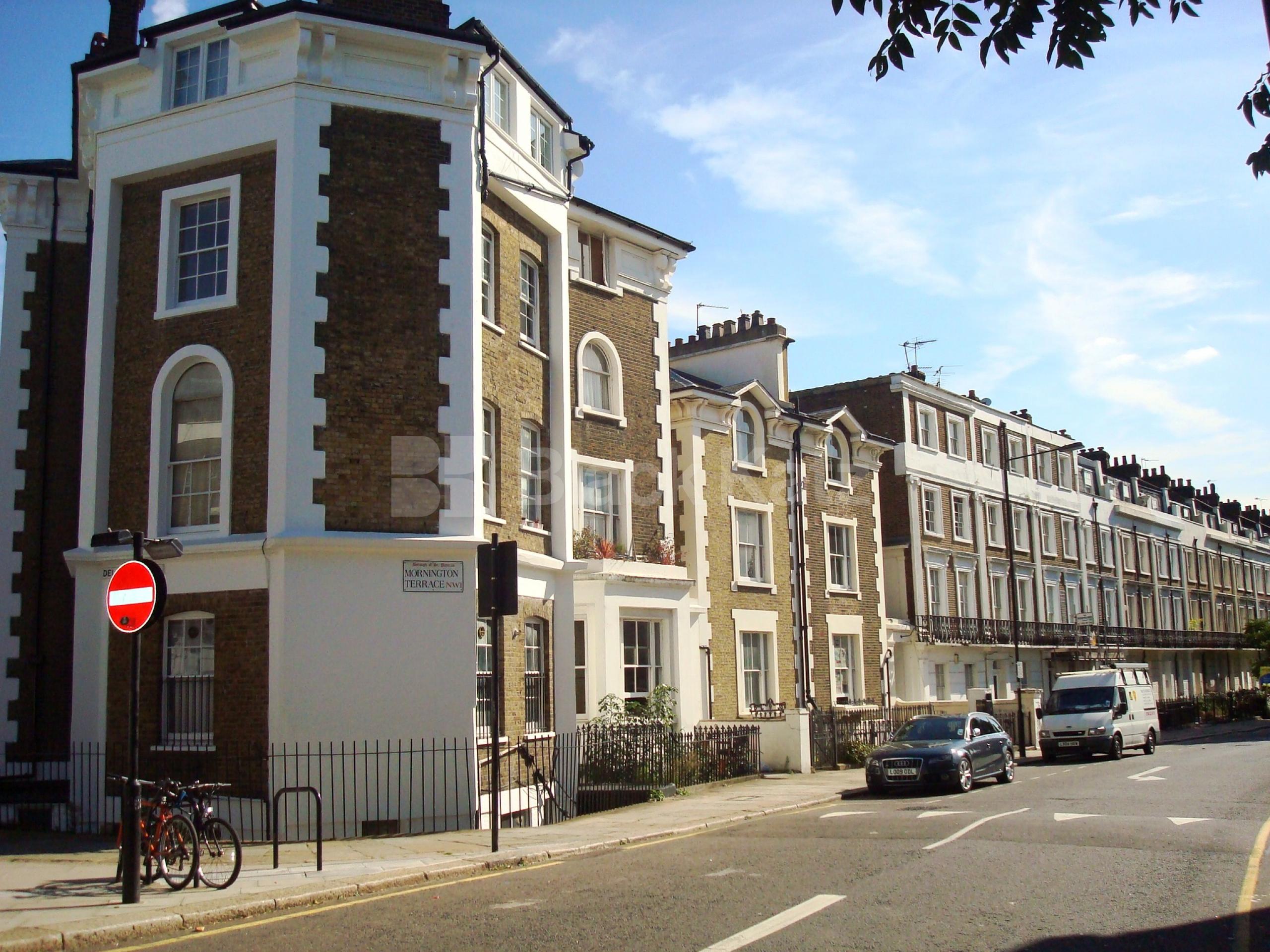 			Must be seen, 3 Bedroom, 1 bath, 1 reception Flat			 Mornington Terrace, CAMDEN NW1